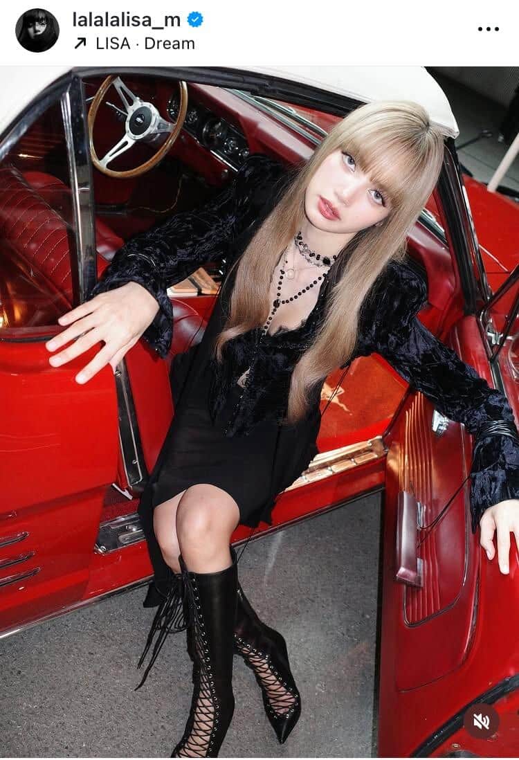 BLACKPINK・リサ、異次元の脚の長さピンクのドレス姿で美オーラダダ