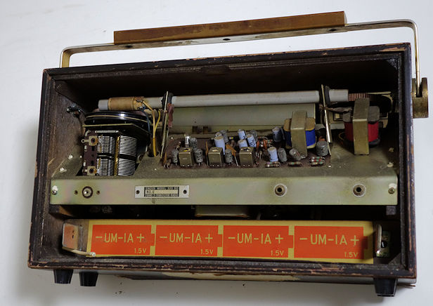 トランジスター式ホームラジオ