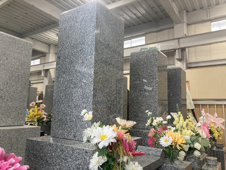 現品紹介】大阪石材にしかない｜中国産墓石「G1784」とは？特徴と本社