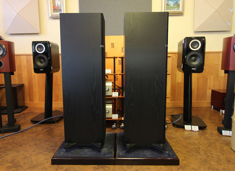 中古品】KEFのフロアスピーカー、Q900のご紹介です。