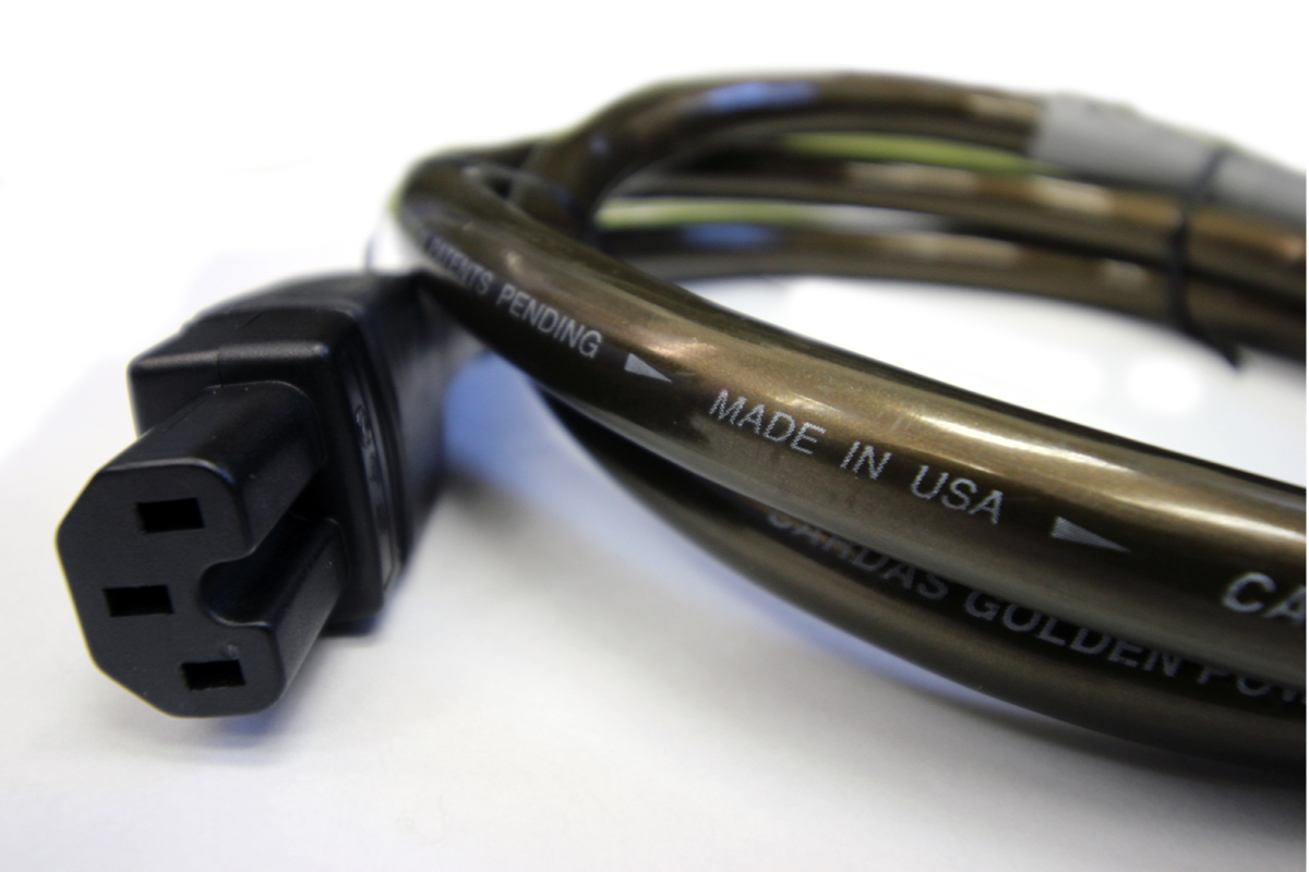 中古品のCARDASの電源ケーブル、Golden Power Cord(1.5m)のご紹介です。