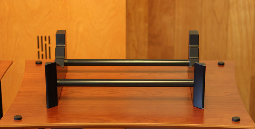 中古品】B&Wのセンタースピーカー、CDM-CNTの中古品の御紹介です！