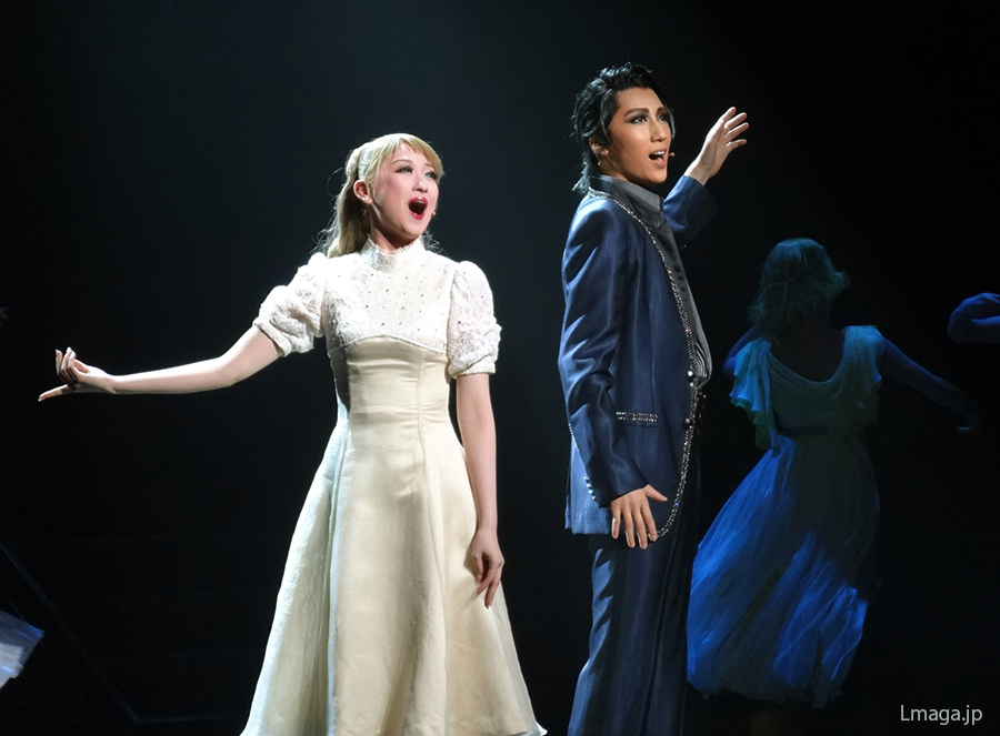 真風涼帆の異色な草食系ヴァンパイア | Lmaga.jp