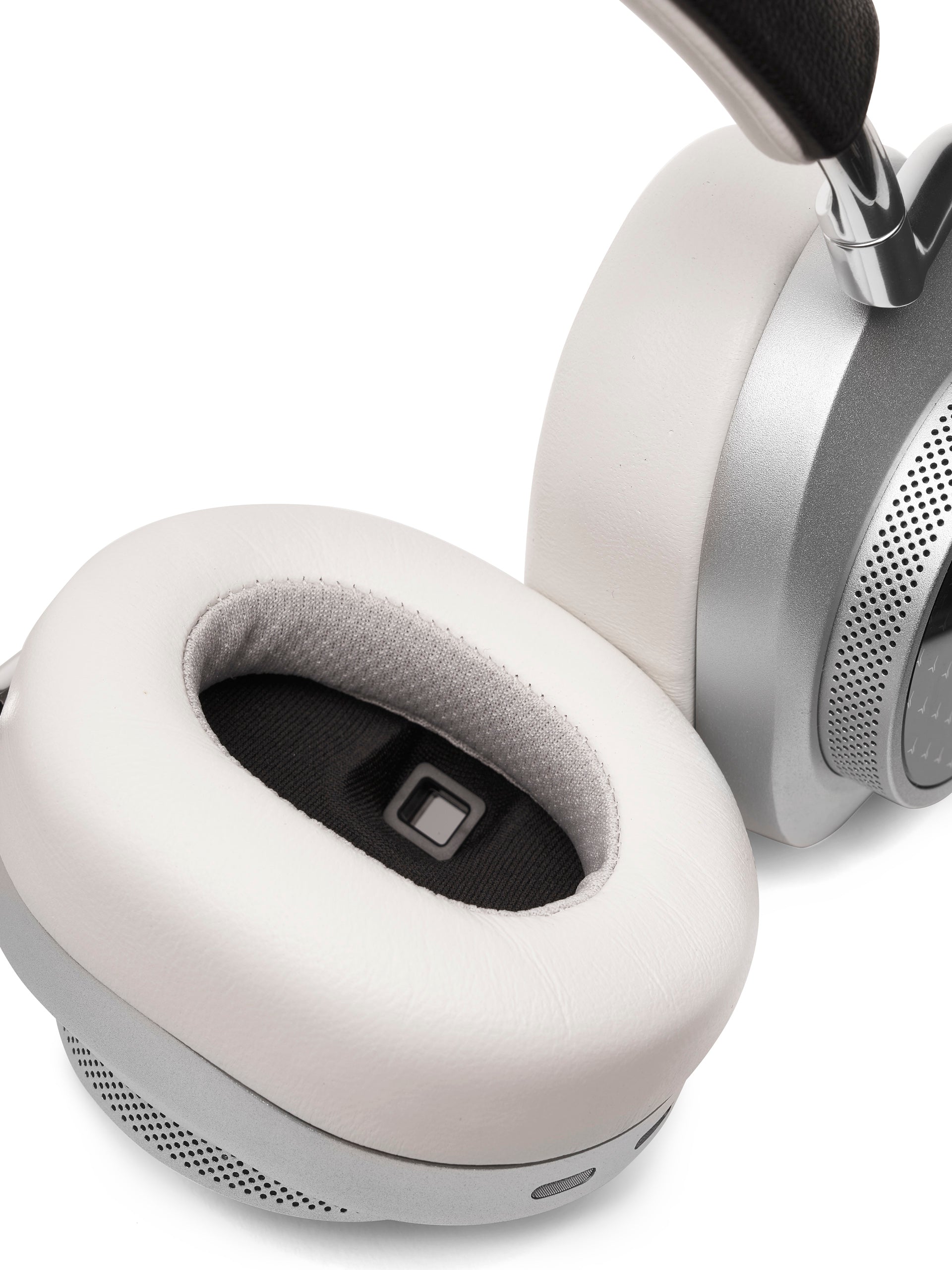 MW75ワイヤレスヘッドホン BY MASTER & DYNAMIC | Lamborghini Store