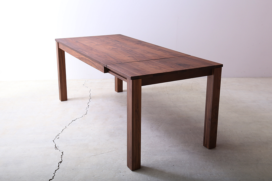 SE 伸長式無垢材ダイニングテーブル WN(ウォールナット