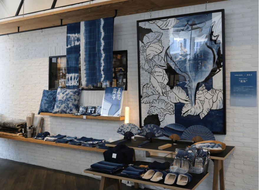 リビングハウス、包括連携協定を結んだ徳島市の伝統文化・藍染の