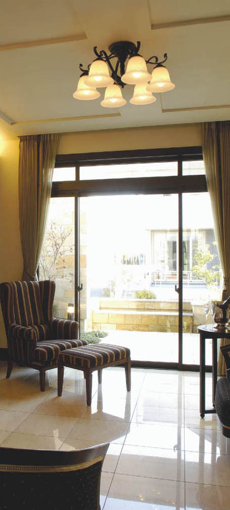 KOIZUMI 蛍光灯シャンデリア AAN685067 | 商品紹介 | 照明器具の通信