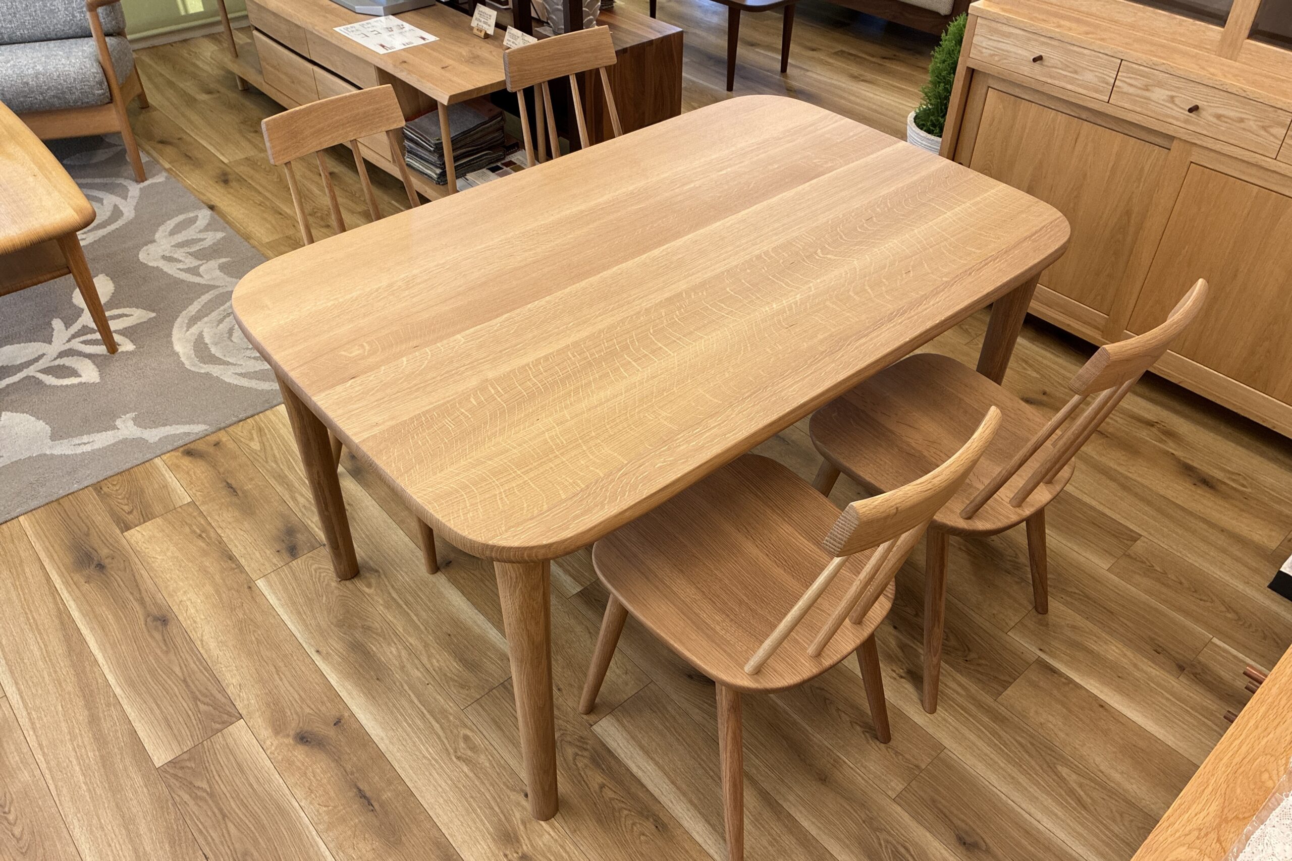 飛騨産業「TUGUMI（ツグミ）」 ダイニング – 木匠舘マイドゥ｜飛騨の