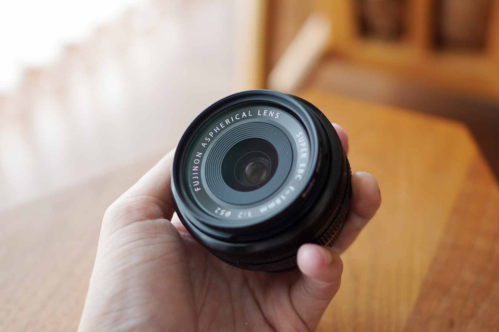 超軽量な“準パンケーキレンズ”「XF18mmF2 R」をレンタルして使ってみた