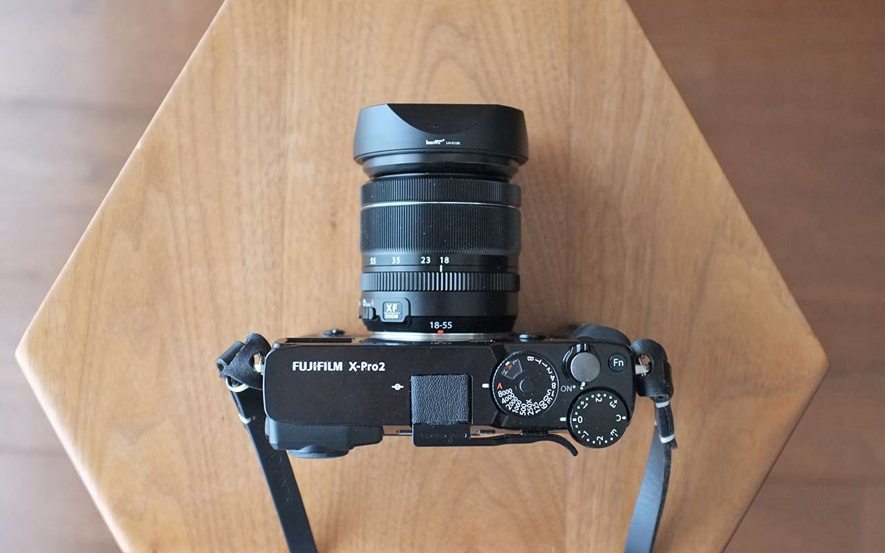 XF18-55mm F2.8-4」の花形レンズフードがダサいから、僕はこれに