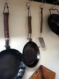 ハンドメイド鉄製品・フライパン | 金属造型工房MAF | メタルアート