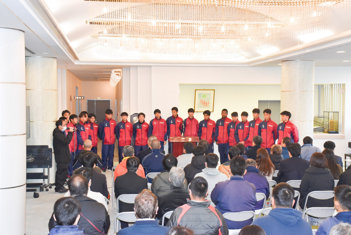 高校サッカー部が全国大会へ出発：明徳義塾中学・高等学校