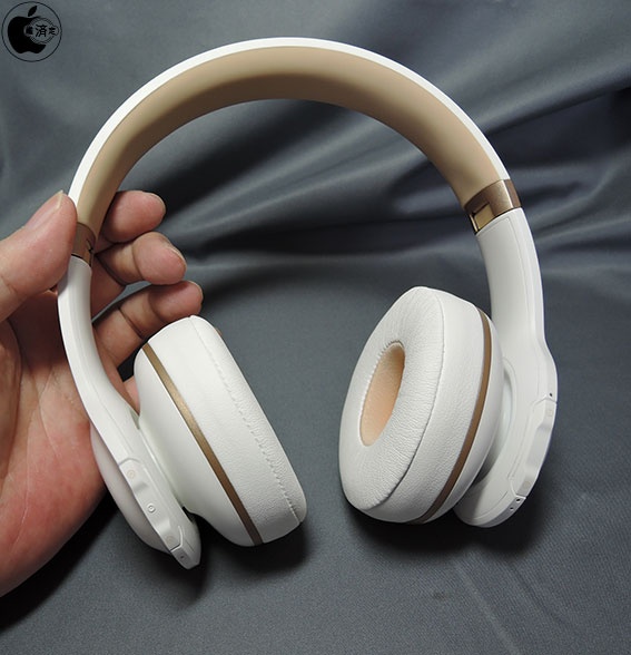 耳の形状に応じて最適な音をセットアップしてくれるJBLのBluetooth