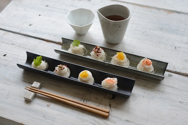 皿・プレート :: 27cm以上 :: クアドロ 半割皿 - マルミツウェブストア