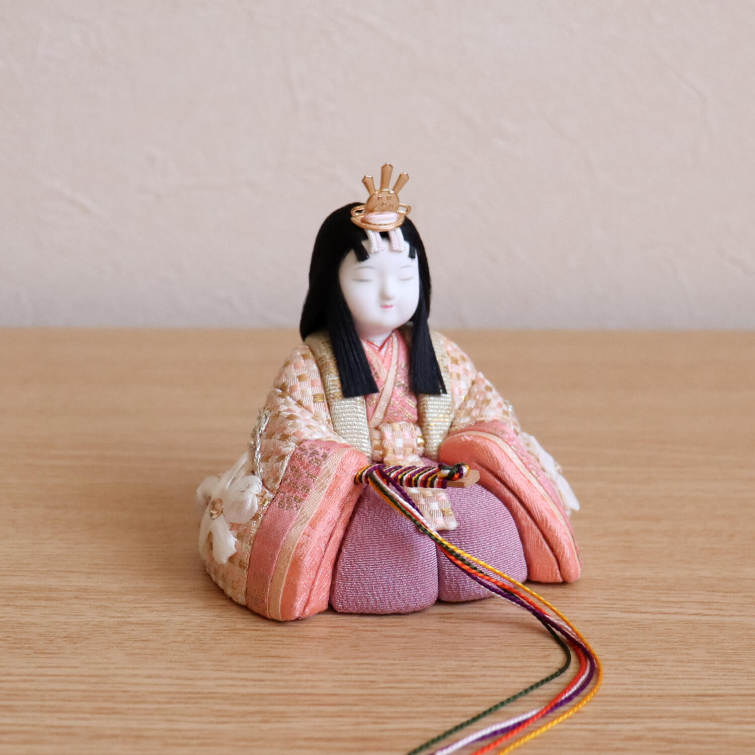 雛人形 三世・金林真多呂作 正絹 本手刺繍 若葉雛 伝統的工芸品 国産杉