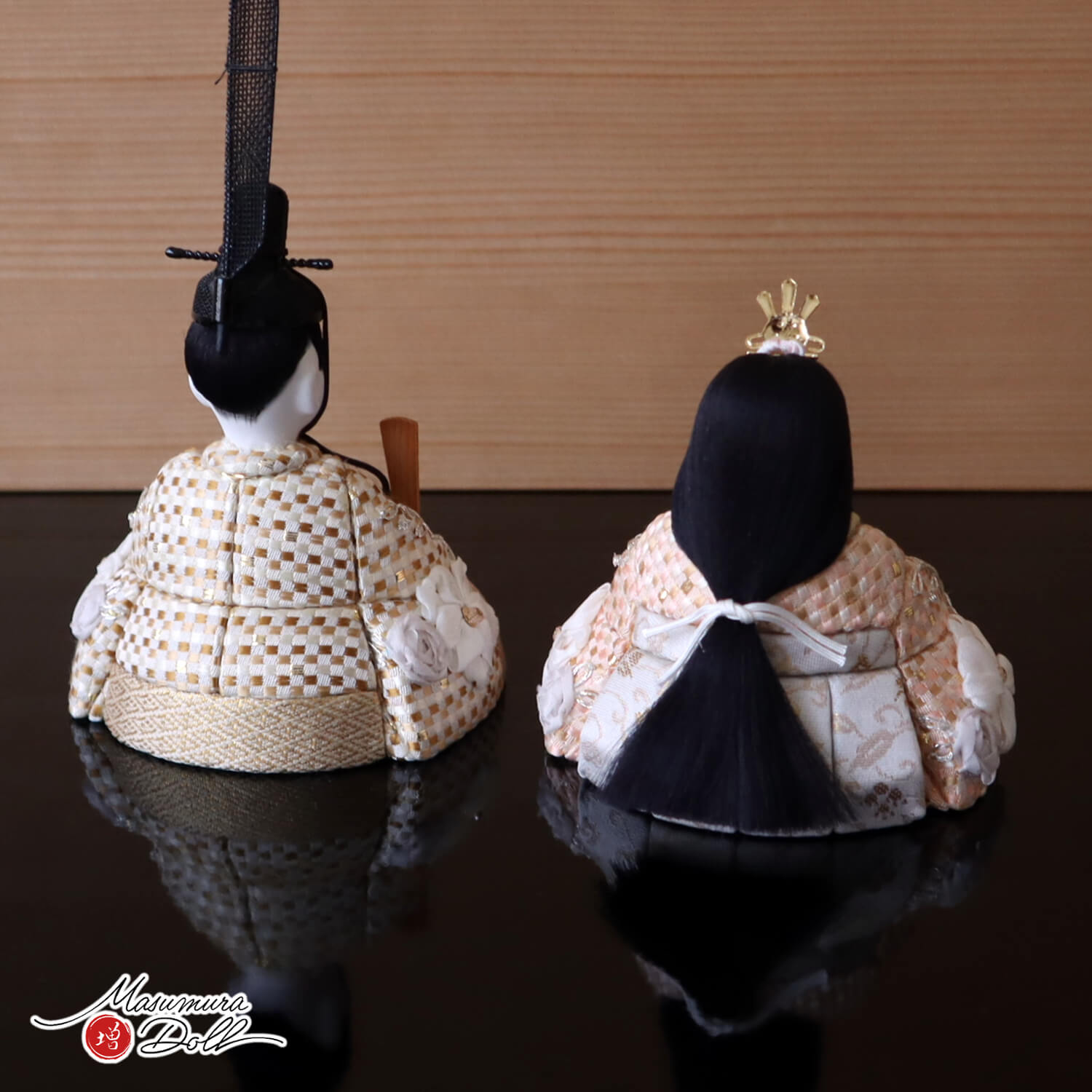 雛人形 三世・金林真多呂作 正絹 本手刺繍 若葉雛 伝統的工芸品 国産杉