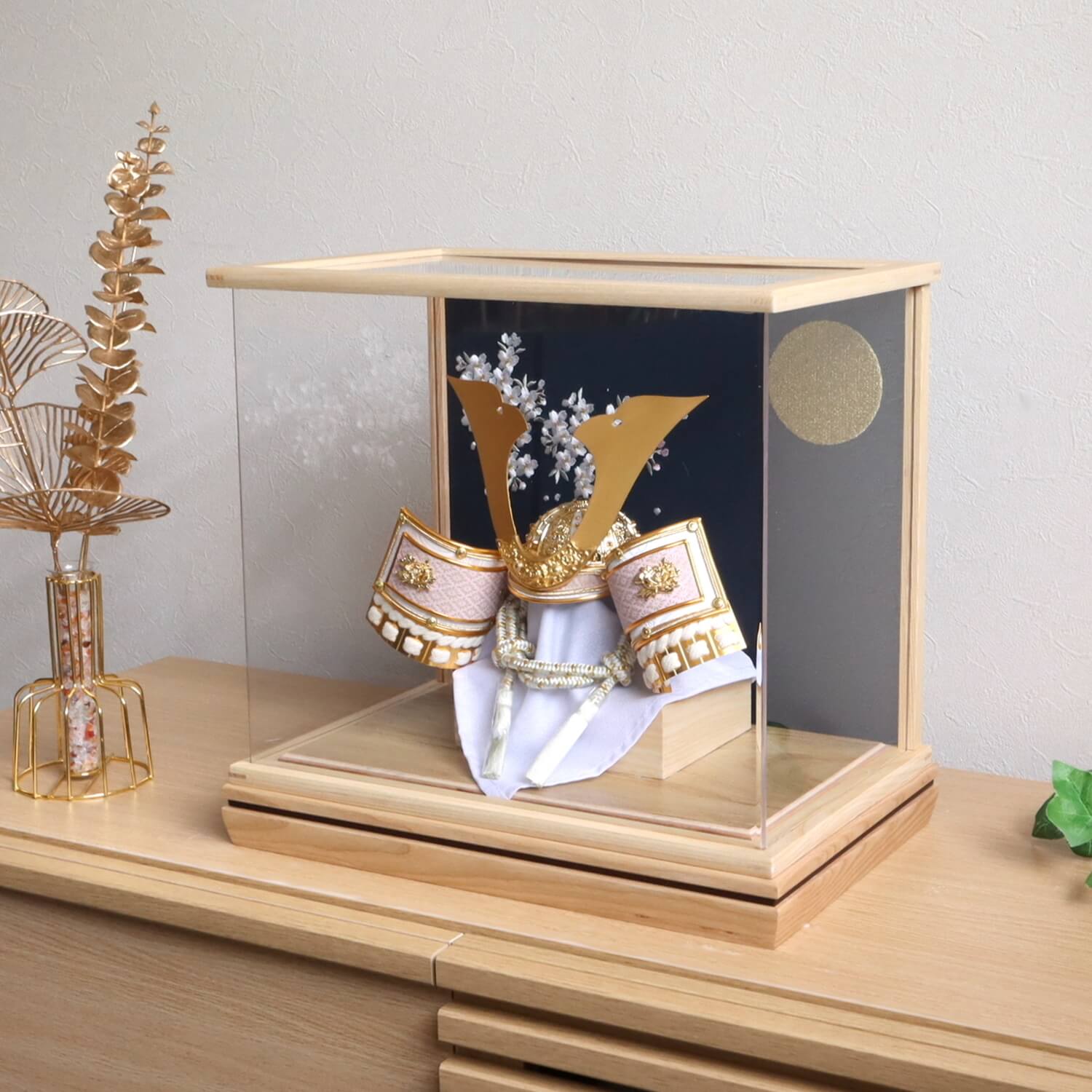 五月人形 ケース飾り 兜 選べる2種類 ☆ アクリルケース 本刺繍「月に