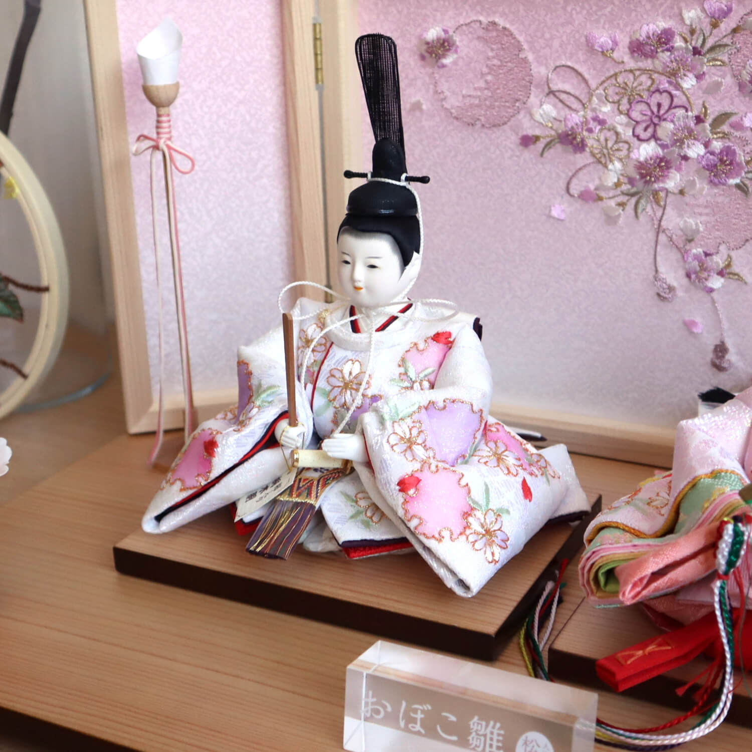 雛人形 最新作 小出松寿作 三寸おぼこ雛 京刺繍 金駒 雪輪桜 頭師