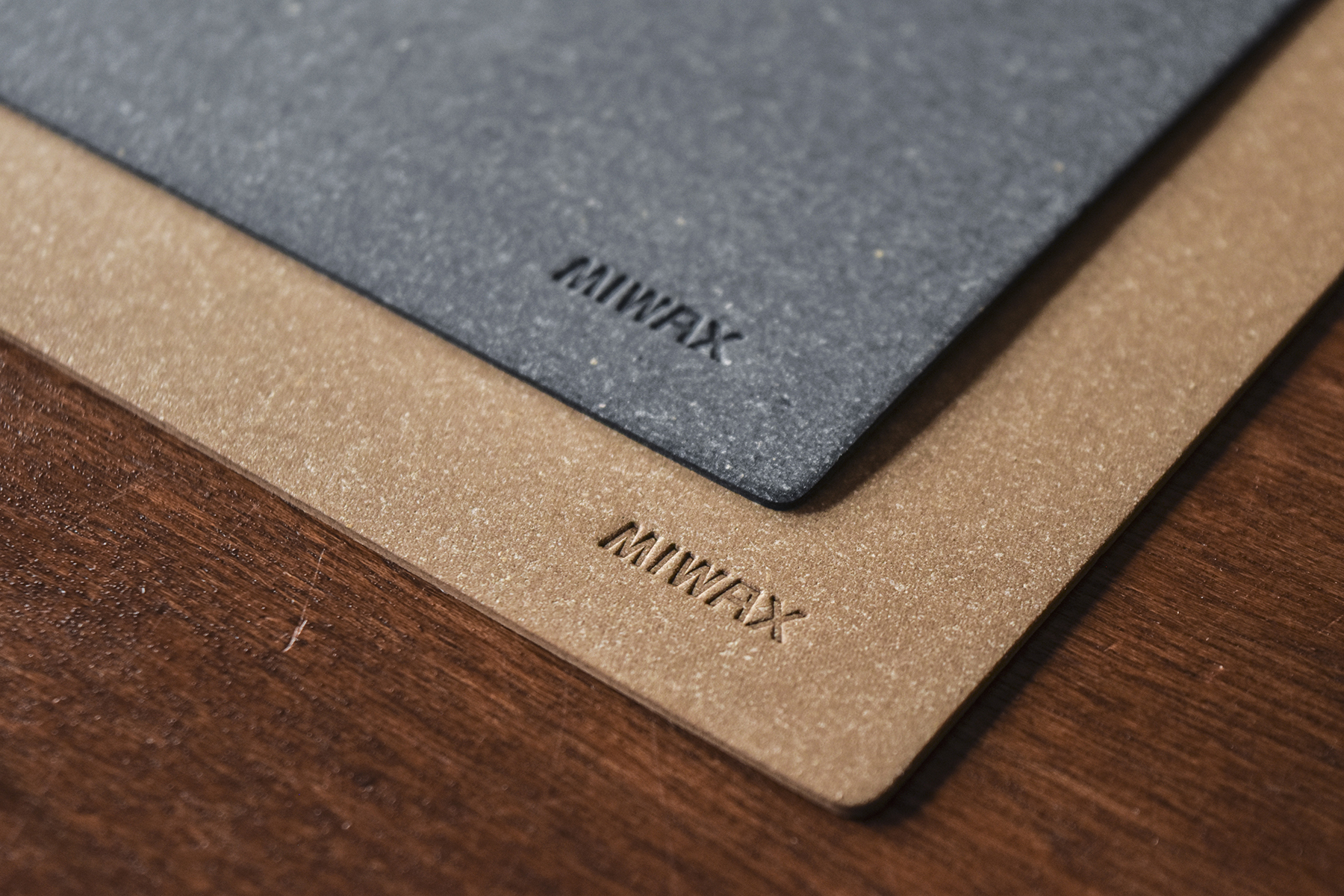 リサイクルレザーデスクマット｜特注デスクマット、カッティングマット