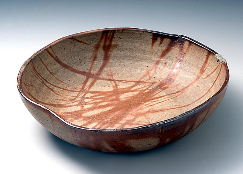 備前火襷桃形鉢 - MIHO MUSEUM