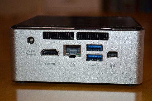 超小型 PC の Intel NUC6i5SYH の実力