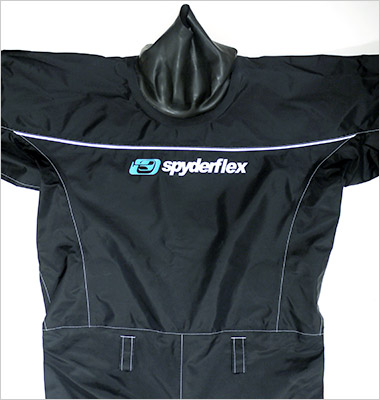 スパイダーフレックスドライスーツ ベルトループ付きでおしゃれ度UP