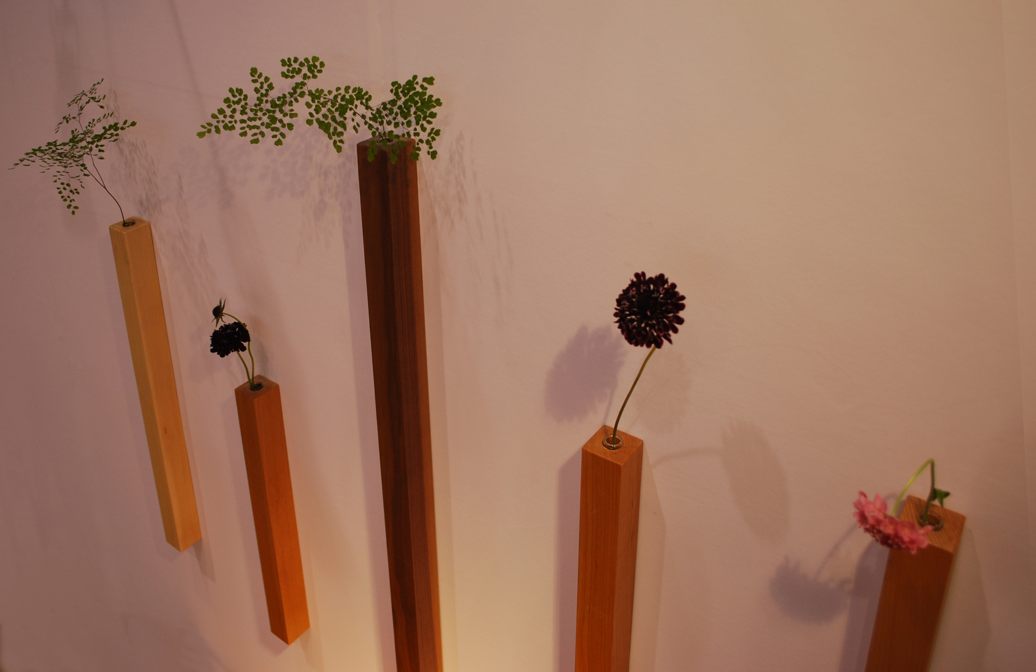 試験管が家具になじむ木製一輪挿しに | Nichiden-rika Blog