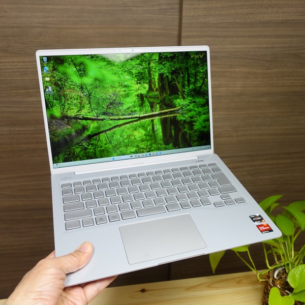 LIFEBOOK WMB/J1(店頭モデルMH55/J1)レビュー/富士通FMVパソコン比較