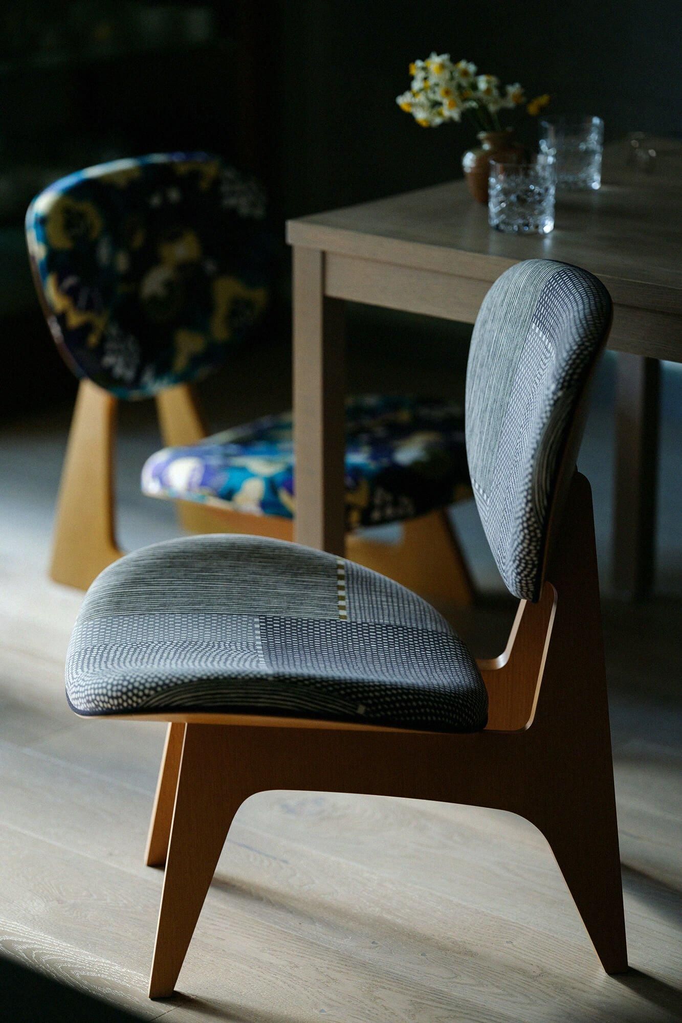 1ヶ月半後発送】SOU・SOU×天童木工 中座イス／間がさ