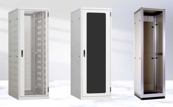 サーバーラック・ネットワークラック・キャビネットラックの違いとは