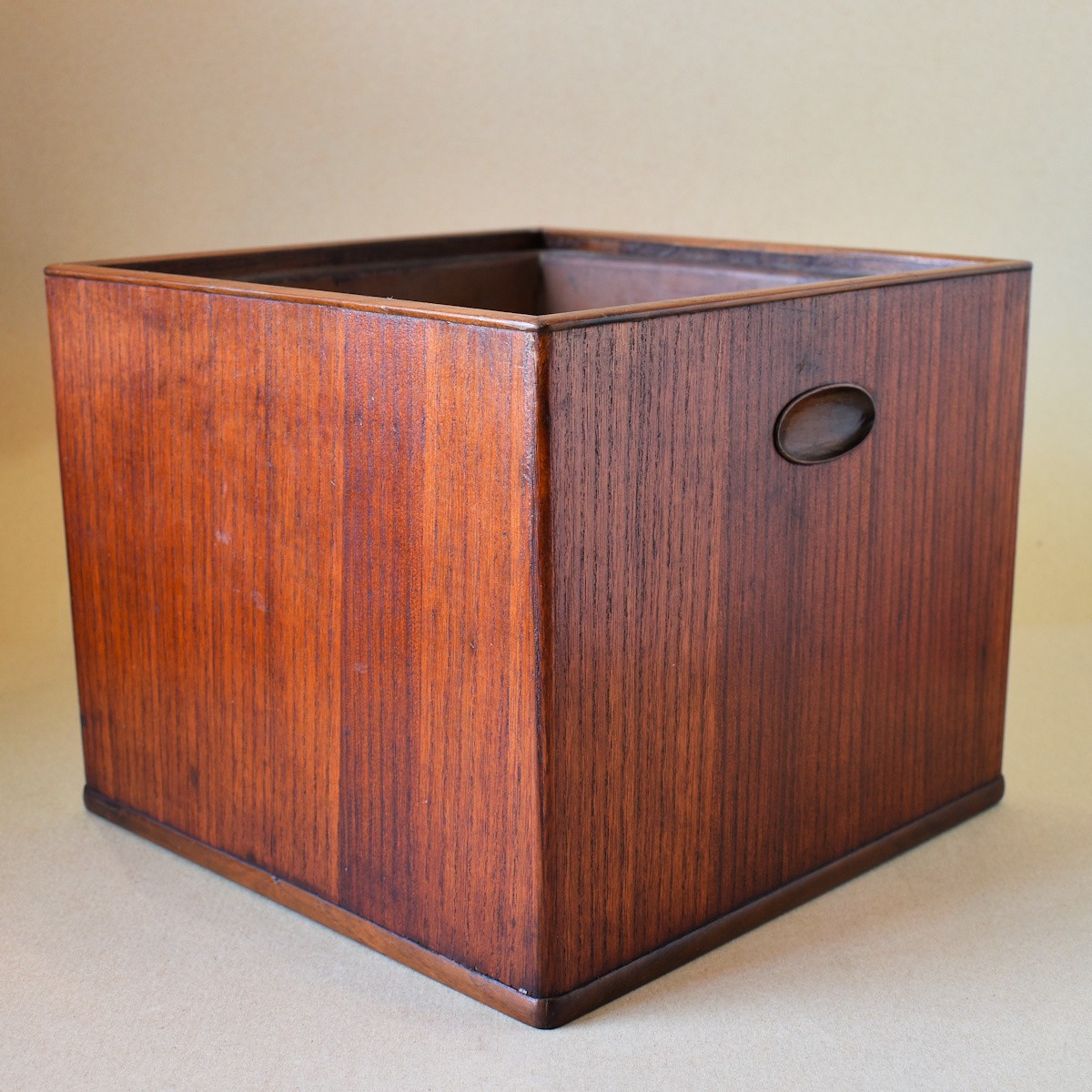 火鉢と炭道具の販売 骨董 斎明堂 / 木製火鉢（中型）