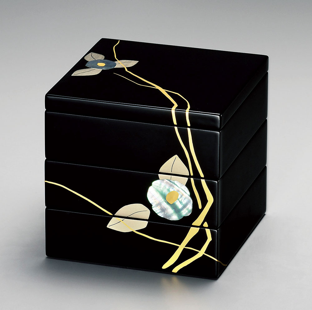 重箱弁当箱-【手描き蒔絵・消し蒔絵】越前塗 貝椿 三段重 | 越前漆器粂治郎