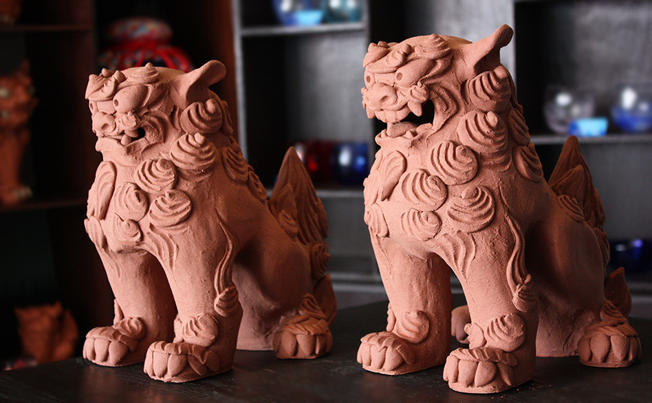 立正面赤焼きシーサー H25 作宮城勝人