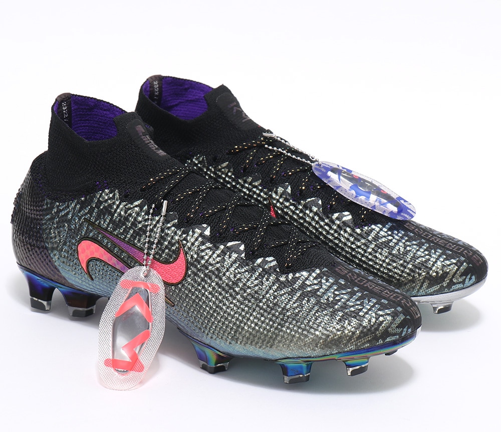 LeBron×Mbappe MERCURIAL SUPERFLY(レブロン・ジェームズ×キリアン