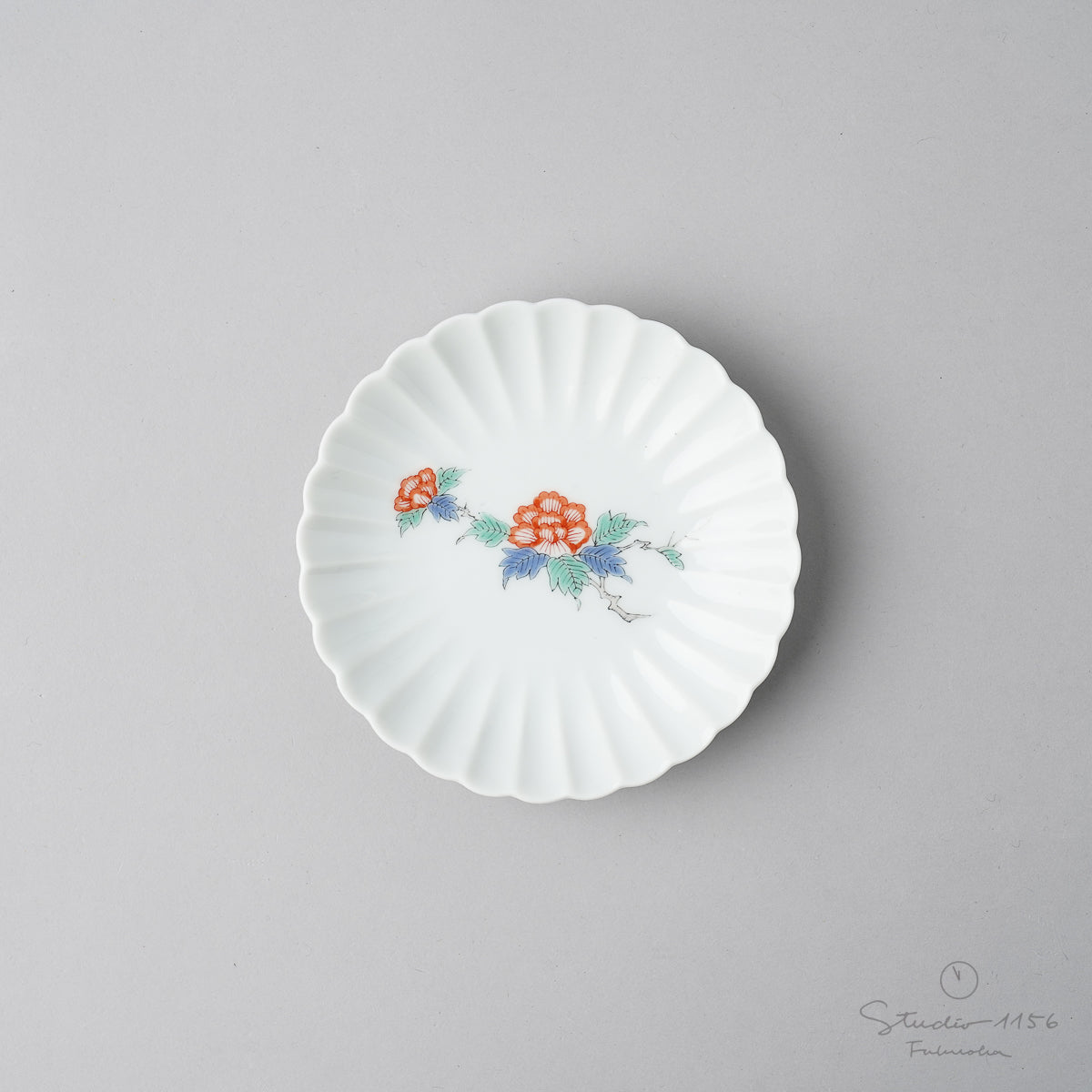有田焼 柿右エ門写 菊型小皿 10.5cm 親和伯父山窯の通販｜Studio1156