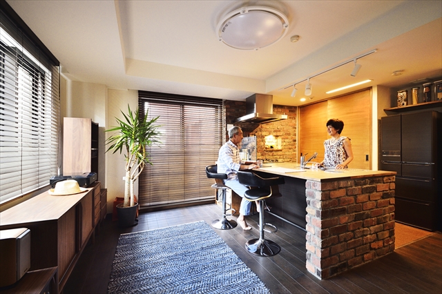 キッチンとダイニングをつなぐLDKの主役。 食事もできる「キッチン