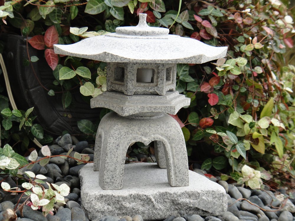 愛知県岡崎市の日本庭園石灯篭・水鉢蹲（つくばい）・石製品の製造販売