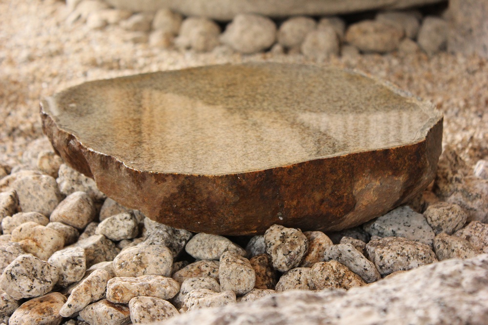 バードバス（小）の製品案内愛知県岡崎市の石灯篭・水鉢蹲など石材製品