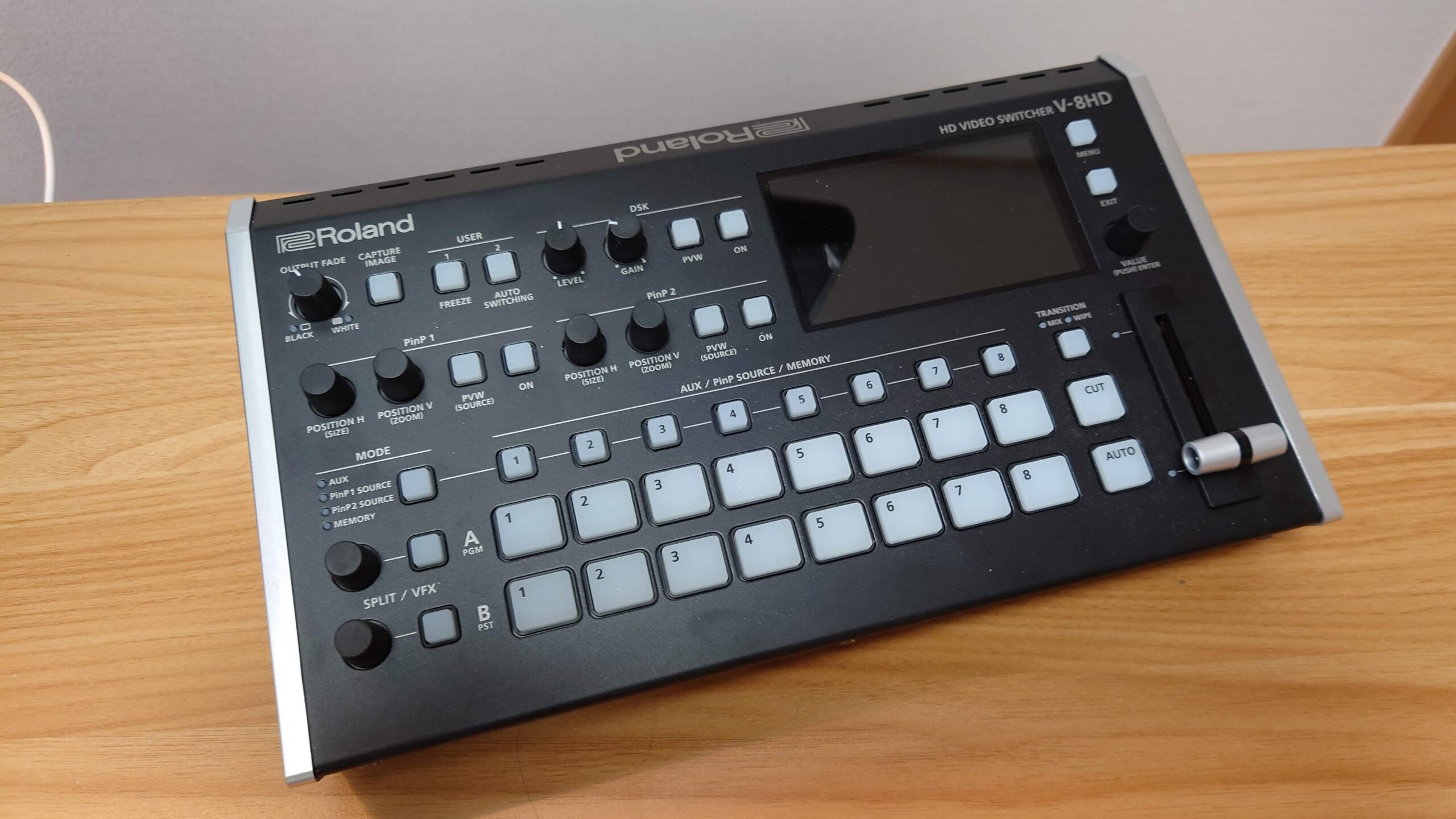 一つ上の配信環境に。RolandのHDビデオスイッチャー「V-8HD」レビュー!