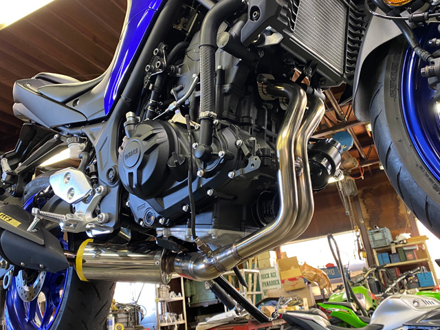 YZF-R3/MT-03 18 POWERBOX | 忠さんが陣頭指揮をとってマフラーを開発