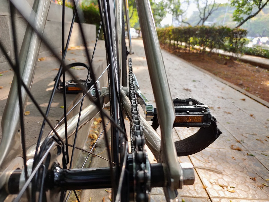 Tsunami Bike - Pedal Room