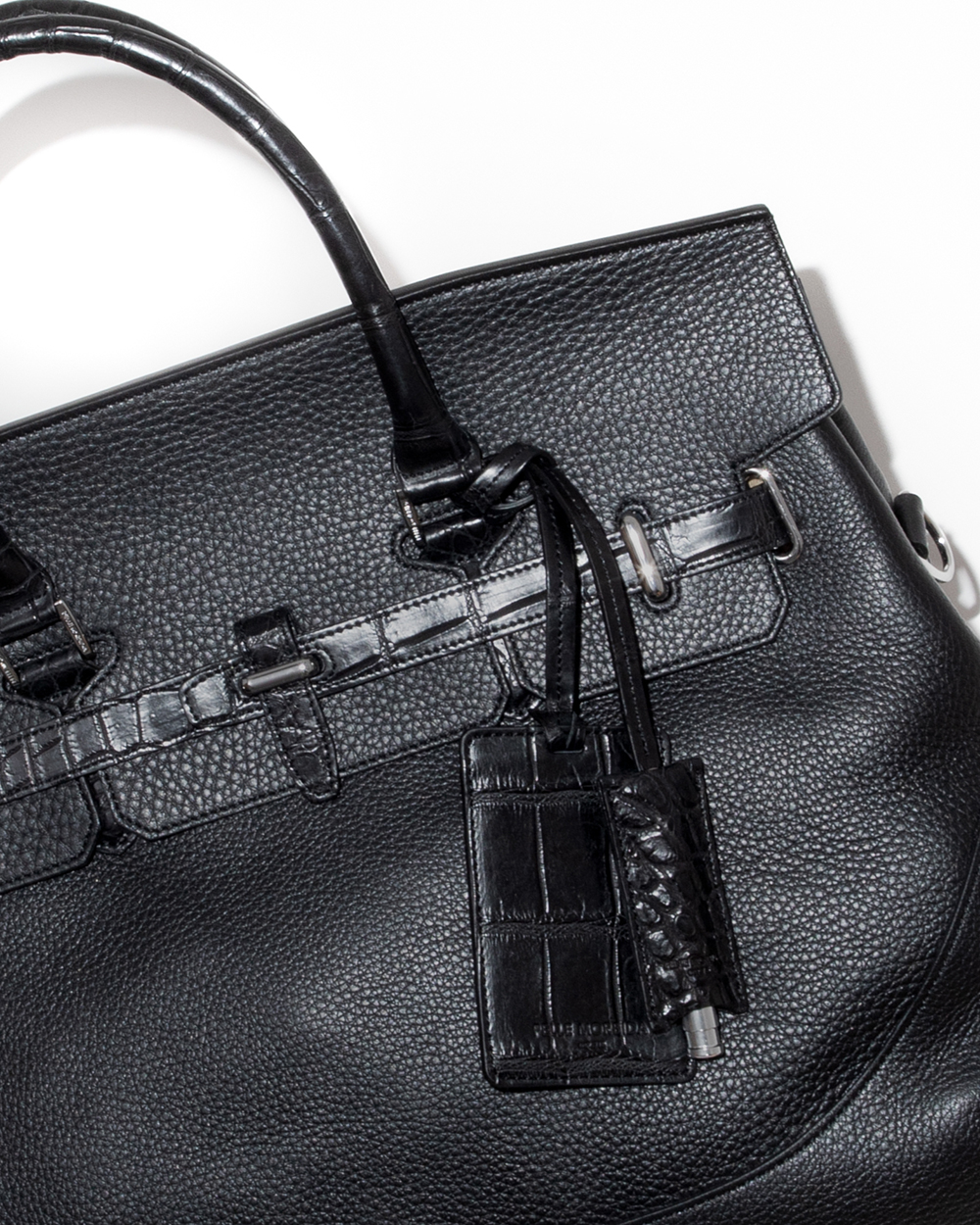 クロコダイルレザーを使用したスペシャルなボストンバッグが発売