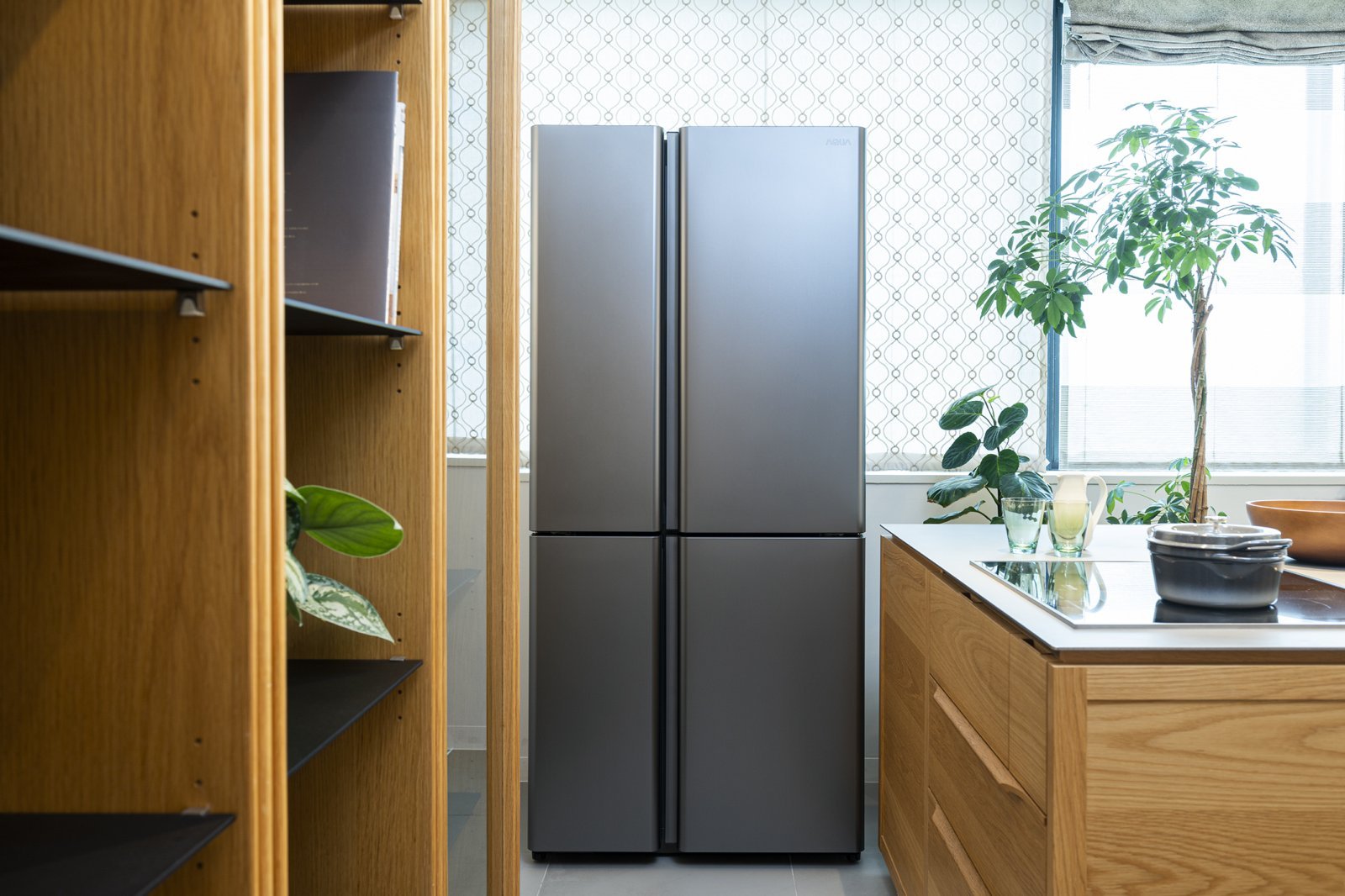 リノベーション空間にもマッチする深澤直人デザインの冷蔵庫、AQUAのTZ