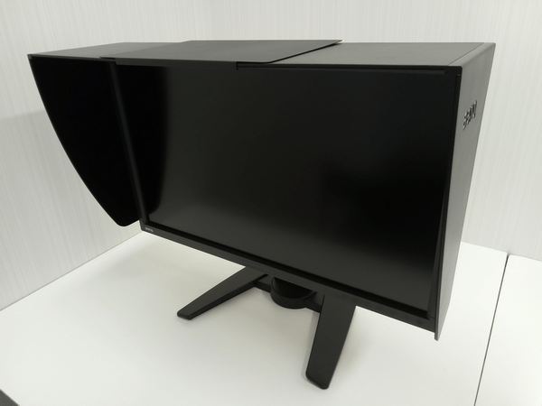 カラーマネジメントディスプレイ BenQ PV270 をレビュー | パソコン