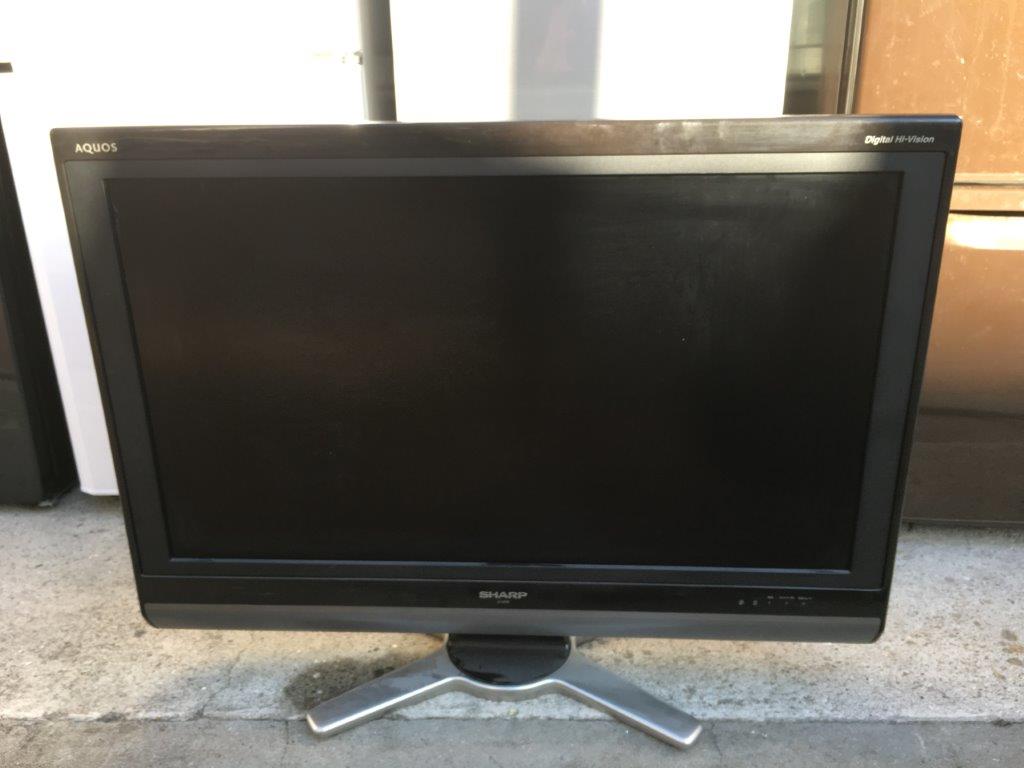 SHARP液晶テレビ&BluRay のセット‼ 引越しにつき引き取り限定(板橋区)