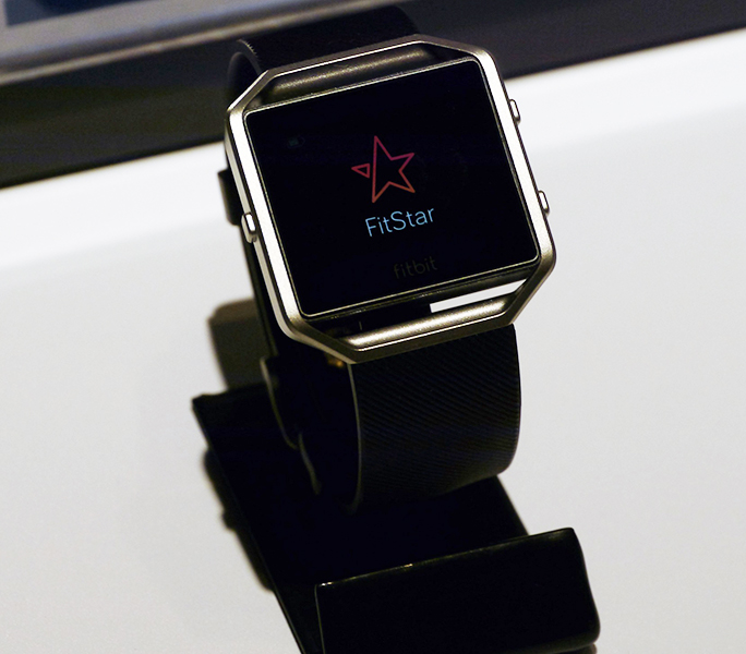 Fitbit、フィットネス・ウェアラブル端末「Alta」「Blaze」を日本発売