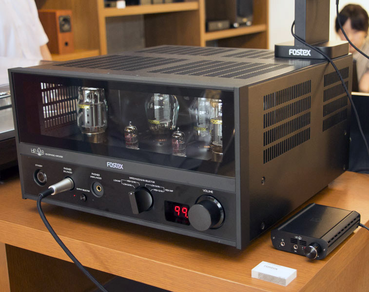 フォステクス、300Bで駆動する超弩級真空管ヘッドホンアンプ「HP-V8