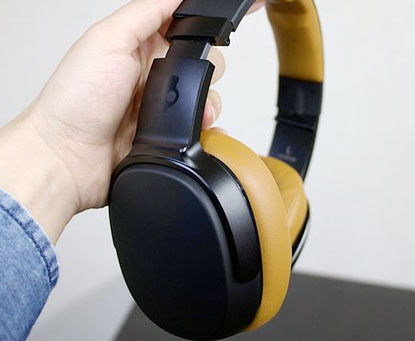 Skullcandy、重低音再生を強化した“震えるヘッドホン”最上位モデル