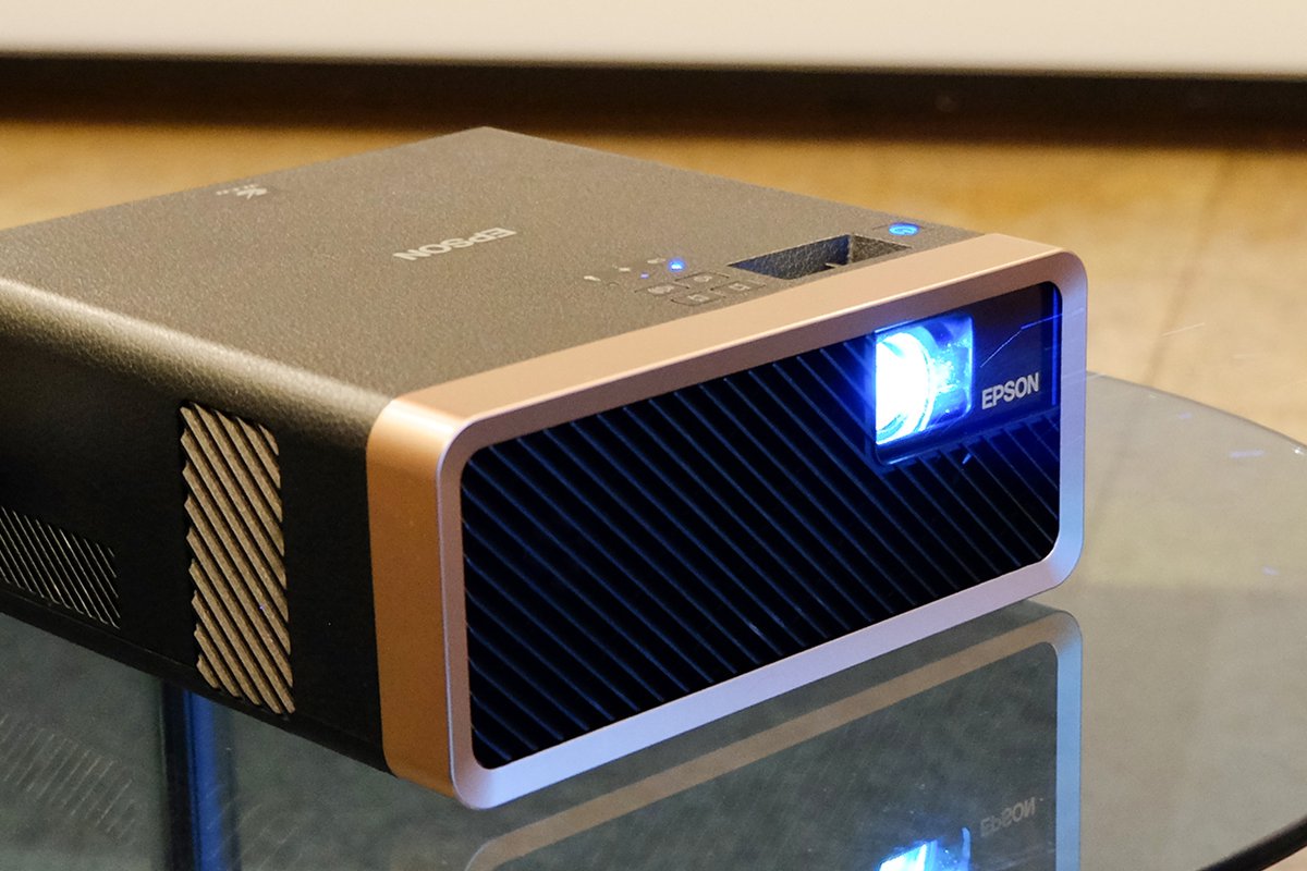 別格の高画質＆高機能！ はじめてのプロジェクターにオススメ