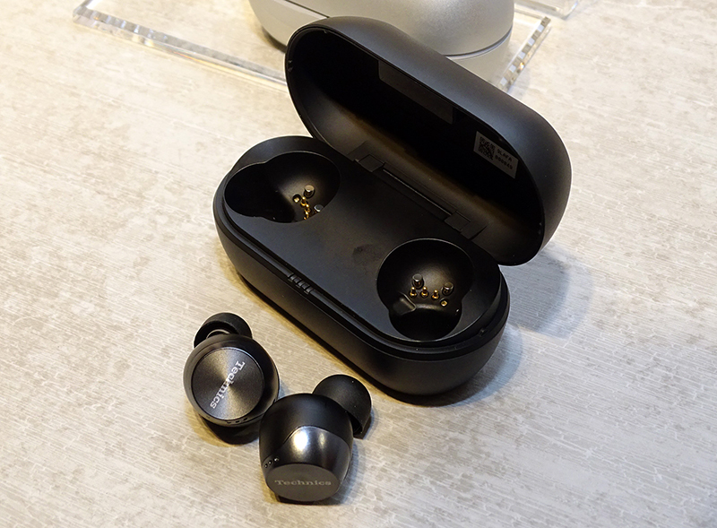 CES＞テクニクス初の完全ワイヤレスイヤホン「EAH-AZ70W」を聴いた
